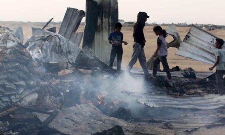 قصف مخيم نازحين في رفح